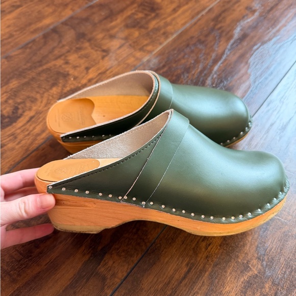 Troentorp Da Vinci Pine Green Clogs - Picture 9 of 10